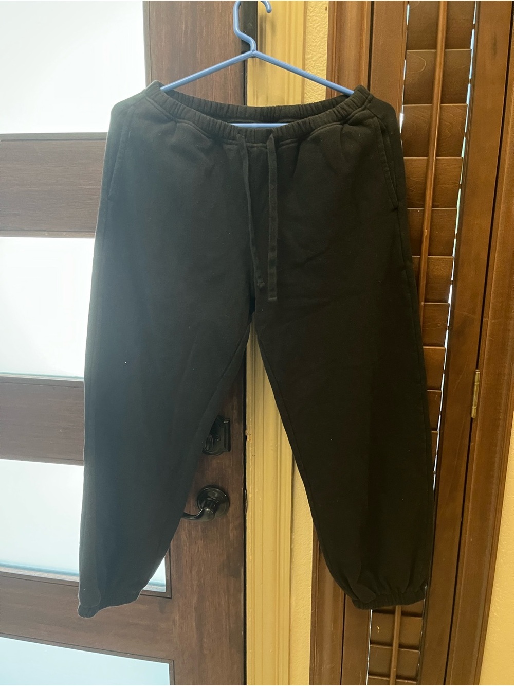 Hollister women’s Black Elastic-Waist Jogger Pants